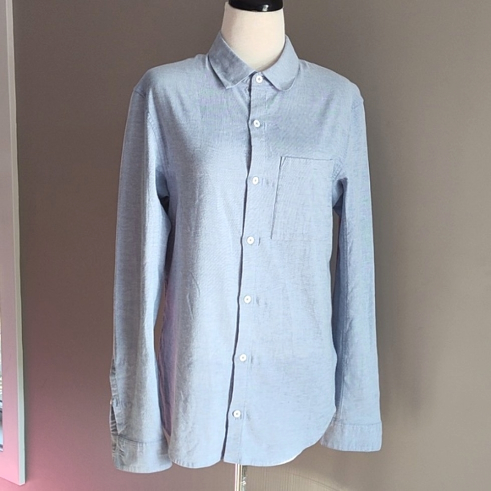 Lululemon Powder Blue All Town Chambray Button Down Shirt Sz 8